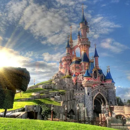 Cosy - Disneyland Paris 3*